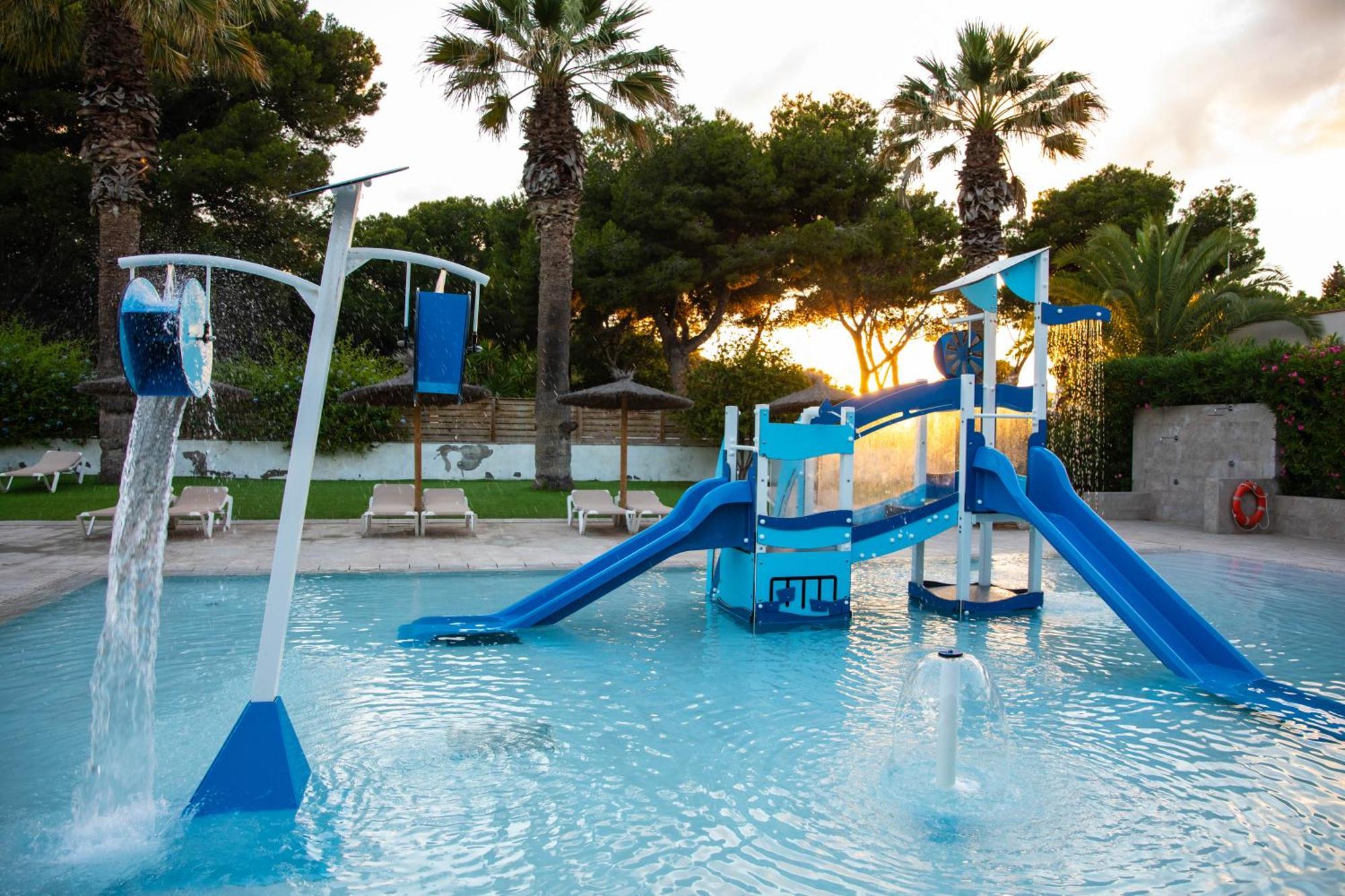 Holacamp Sitges Fun Hotell Exteriör bild